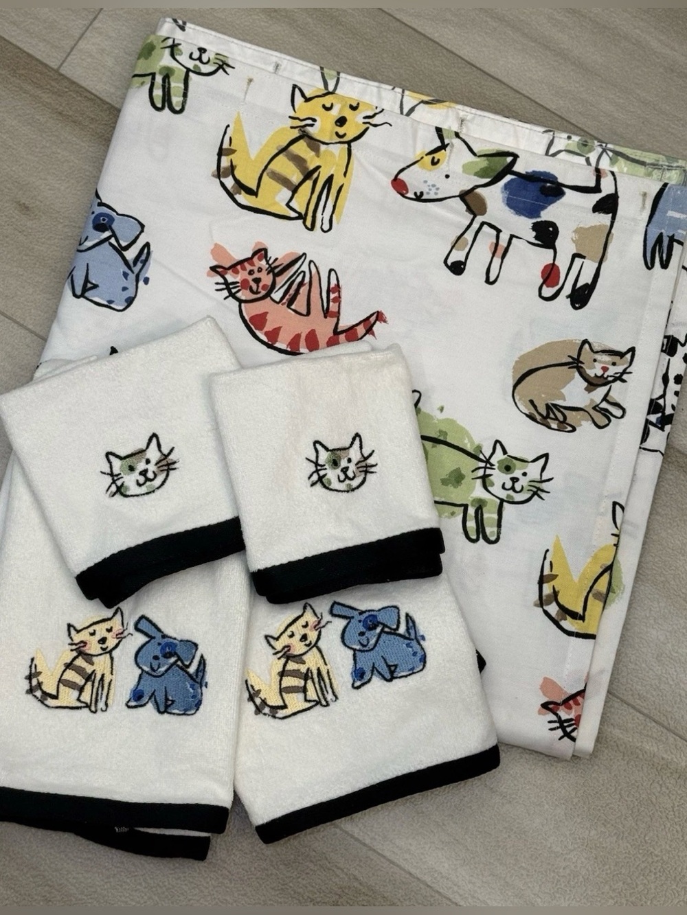 Saturday Knight Ltd Cats & Dog Bath Set Shower Curtain Hand Towels Wash Clothes
